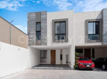 Casa · 137m² · 2 Recámaras · 2 Estacionamientos · Se Vende Casa en Coto Lomas Las Aguilas Residencial