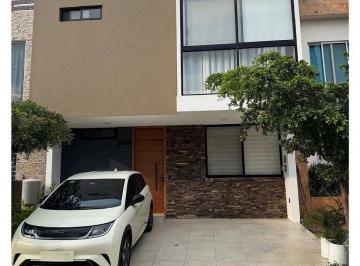 8f4b8db138eaf2c0885b57499244aa15f83638363cc3d1069d1fc8cfefd263fb · Casa en Renta Nueva Galicia