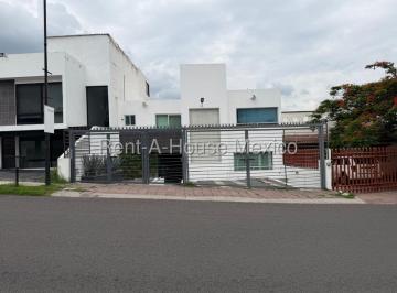 Casa de 3 habitaciones, Querétaro · Casa en Venta en Real de Juriquilla 3 Recamaras 3 Baños Amplio Jardin y Cochera