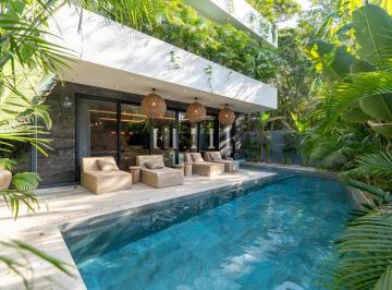 Casa · 363m² · 4 Recámaras · 2 Estacionamientos · Villa Amueblada en Venta La Privada Aldea Zama Tulum
