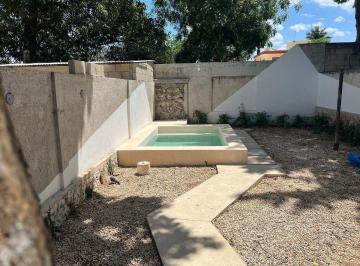 Casa · 239m² · 4 Recámaras · 1 Estacionamiento · Venta Casa Colonial Remodelada 4 Recamaras Patio y Alberca a Una Cuadra de Paseo de Montejo Centro