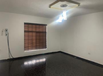 Casa de 4 habitaciones, Monterrey · Casa en Renta con Excelente Ubicación Para Oficina o Habitación