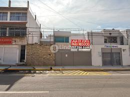 Casa · 202m² · 3 Recámaras · 4 Estacionamientos · Casa en Renta Para Vivir o Para Negocio en El Vergel en 31 Sur.