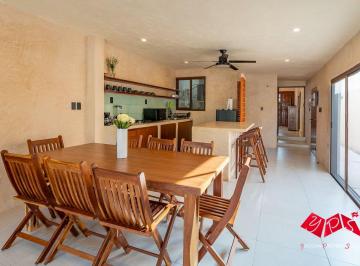 Casa de 1 habitación, Progreso · Casa Hortensia – Casa Costera Lista Para Habitar con Piscina a Solo Una Cuadra de La Playa