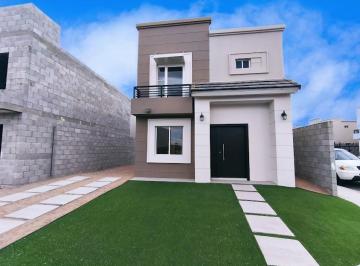 Casa · 105m² · 3 Recámaras · 2 Estacionamientos · Venta de Casas en Privada Cantabria Residencial, Mexicali