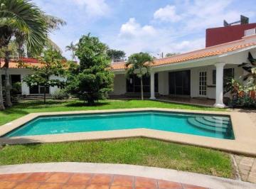 Casa · 365m² · 3 Recámaras · 2 Estacionamientos · Casa en Privada en Las Palmas Cuernavaca - Maz - 2725 - Cp