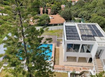 Casa · 938m² · 7 Estacionamientos · Casa en Venta - (4)