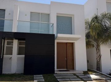 33eb21f9f28d0d55f5c0020b5492aae4aed6fbe8fcf4fd991578439a2fe912f9 · Casa en Venta en El Refugio, Querétaro | Recámara en Planta Baja
