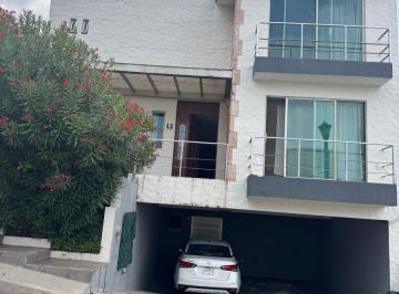 Casa de 4 habitaciones, Zapopan · Hermosa Casa en Venta o Renta en Coto 9 en Redidencial Virreyes con 4 Rec y Estudio en Planta Baja