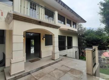 Casa · 380m² · 5 Recámaras · 2 Estacionamientos · Casa en Bosque de Las Lomas