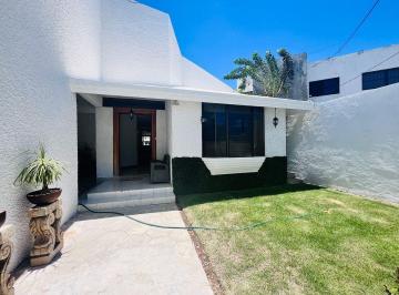 Casa · 325m² · 3 Recámaras · 2275 Estacionamientos · Casa en Venta, 3 Recamaras, Amplia, Jardines de Merida (Gvc - 2856)