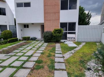 Casa en condominio de 3 habitaciones, Querétaro · Casa en Renta en Zona Sur de La Ciudad Privada Vigilancia 3 Recamaras Cocina Equipada Enorme Jardin