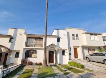 Casa en condominio de 3 habitaciones, Querétaro · Casa en Renta Privada Vigilancia Cerca Centro Sur 3 Rec 2.5 Baños Centros Comerciales Escuelas