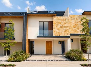 Casa · 230m² · 3 Recámaras · 2 Estacionamientos · Casa en Venta en Privada en Villa Magna