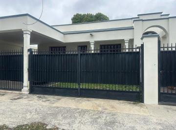 Casa de 3 habitaciones, Mérida · Casa en Venta Mérida con Alberca| 1 Planta| 3 Recámaras| 250.2 m²