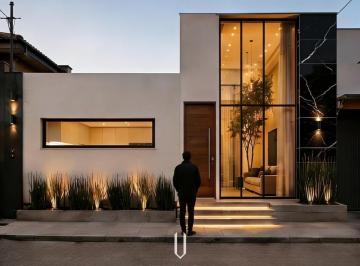 Casa · 185m² · 2 Recámaras · 2 Estacionamientos · Casa en Chihuahua