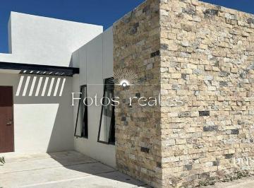c87f0b16e1f2b02c5663579f8e0d5d991398ae05cdc2aaf0f193649e65f240b1 · Venta de Casa de 1 Planta con Alberca a 200 m del Mar en Chelem