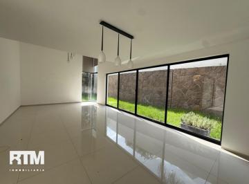Casa · 325m² · 3 Recámaras · 2 Estacionamientos · Casa en Renta en Sierra Azul