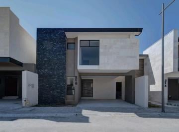 Casa · 270m² · 4 Recámaras · 2 Estacionamientos · Casa en Renta en Saltillo