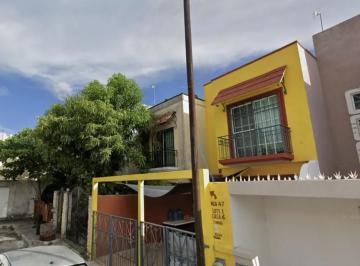 Casa de 3 habitaciones, Solidaridad · Casa en Venta en Bosque Real Playa del Carmen (Recuperacion Bancaria)