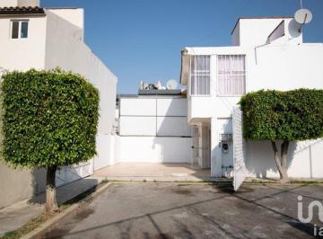 Casa · 114m² · 3 Recámaras · 2 Estacionamientos · Casa en Venta Cerca de Paseo Destino | 3 Recámaras | Cochera Para 2 Autos