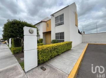 Casa · 69m² · 2 Recámaras · 2 Estacionamientos · Casa en Venta en Arboledas Residencial Zona Ciudad del Sol