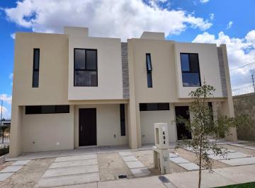 Casa · 115m² · 3 Recámaras · Casa con Bono de Descuento en Interlomas Residencial — 3 R, Casa Club con Alberca — Norte de León