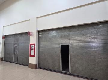 Local comercial · 82m² · 10 Estacionamientos · Local en Renta, Ubicado Dentro de Plaza Comercial, Metepec.