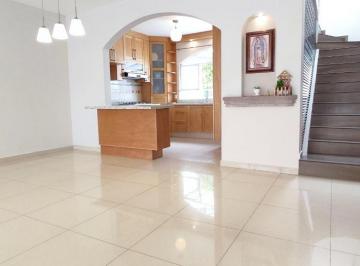 Casa de 3 habitaciones, Querétaro · Milenio Lll Casa en Venta 3 Rec 3 Est 4 Baños Terraza Balcón 1 Depto Bodega Ideal Adultos Mayores