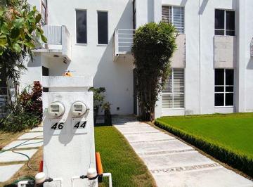 Casa en condominio de 2 habitaciones, Solidaridad · Casa en Venta Palmas I en Calle Privada