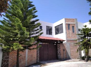 Casa · 180m² · 3 Recámaras · 2 Estacionamientos · Casa en Renta Dentro de Coto, Sendero de Las Moras, Tlajomulco, Jalisco