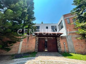 Casa · 180m² · 3 Recámaras · 2 Estacionamientos · Casa en Renta Dentro de Coto, Sendero de Las Moras, Tlajomulco, Jalisco