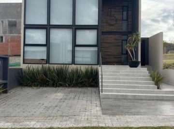 Casa · 250m² · 4 Recámaras · 2 Estacionamientos · Casa en Venta en Parque Malta, Lomas de Angelópolis, Puebla