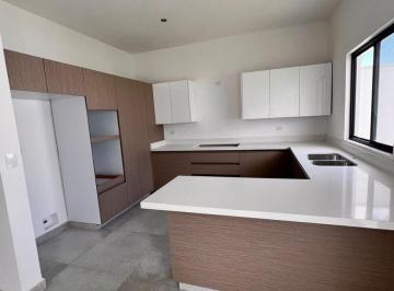 Casa · 300m² · 3 Recámaras · Casa en Fraccionamiento en Renta en Condado de Asturias