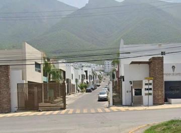 Casa · 212m² · 3 Recámaras · Casa en Fraccionamiento en Renta en Privada Fuentes