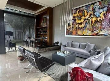 Casa · 761m² · 4 Recámaras · Casa en Fraccionamiento en Venta en Club de Golf La Herradura