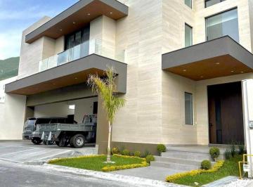 Casa · 734m² · 3 Recámaras · Casa en Fraccionamiento en Venta en Club de Golf La Herradura