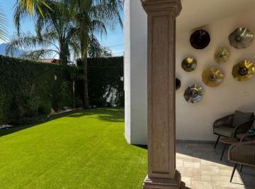Casa · 470m² · 4 Recámaras · Casa en Fraccionamiento en Venta en Canterías