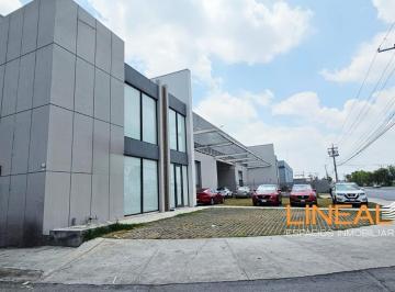 Bodega comercial · 2379m² · 12 Estacionamientos · Bodega en Renta en Apodaca