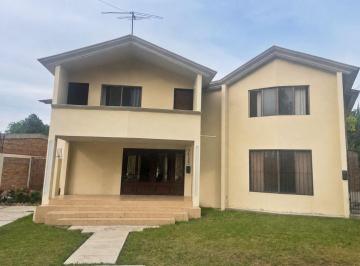 Casa de 3 habitaciones, Saltillo · Casa en Venta en Fracc. Privado Parques de La Cañada