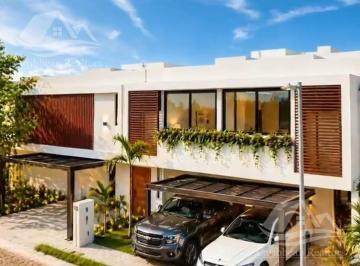 Casa · 245m² · 3 Recámaras · 2 Estacionamientos · Casa en Venta en Arbolada
