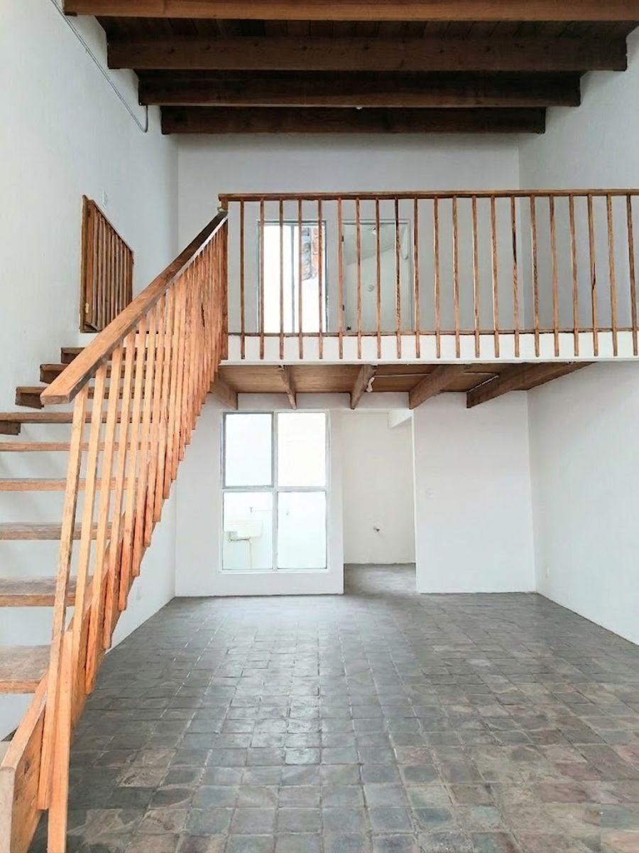 Oficina Local en Renta Jardines de La Hacienda 2 Niveles 1 Est 1 Baño 110 m&sup2; Excelente Ubicación