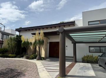 Casa · 550m² · 5 Recámaras · 2 Estacionamientos · Casa Venta Calzada Zavaleta, Fraccionamiento Los Alcatraces