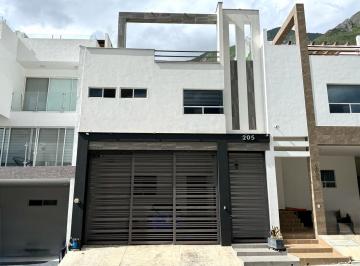 Casa · 305m² · 3 Recámaras · 2 Estacionamientos · Casa - Contry Sur