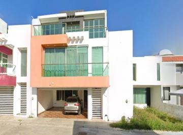 Casa de 4 habitaciones, Tuxtla Gutiérrez · Casa en Venta en Fraccionamiento Las Nubes, Tuxtla Gutierrez, Chiapas