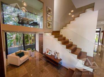 Casa · 350m² · 3 Recámaras · 2 Estacionamientos · Casa en Renta en Cumbres
