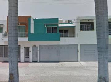 Casa de 3 habitaciones, Apatzingán · Venta de Casa en Michoacan Apatzingán Col Hacienda del Palmira Bugambilias