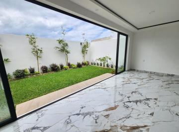 Casa · 194m² · 3 Recámaras · 2 Estacionamientos · Punto Lomas, Casa en Venta con 3 Recámaras, Jardín y Roofgarden