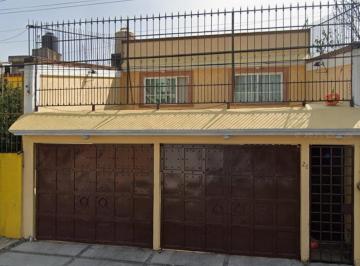 Casa de 3 habitaciones, Coyoacán · Venta de Casa en El Reloj Coyoacan Cdmx