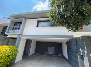 Casa · 212m² · 3 Recámaras · 2 Estacionamientos · Casa en Renta Zona Sureste en León, Guanajuato Lomas de Punta del Este